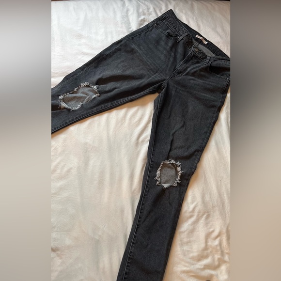 Levi’s 721 High Rise Distressed Jeans - Picture 2 of 7